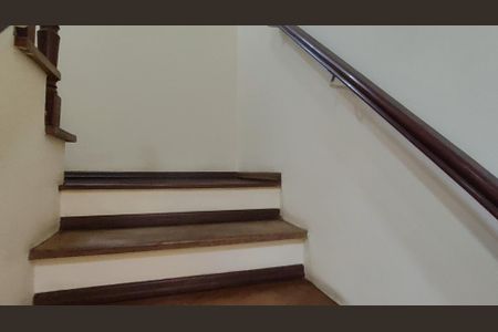 Casa à venda com 250m², 4 quartos e 7 vagas Casa à venda com 250m², 4 quartos e 7 vagasCorredor