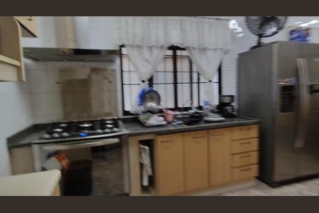 Casa à venda com 250m², 4 quartos e 7 vagas Casa à venda com 250m², 4 quartos e 7 vagasCozinha