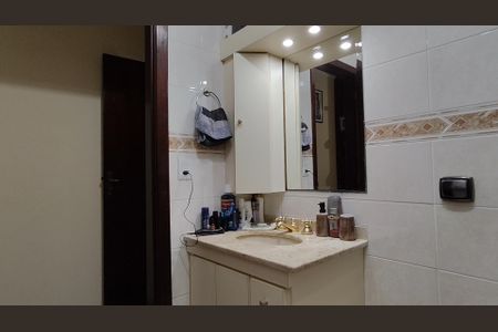 Casa à venda com 250m², 4 quartos e 7 vagas Casa à venda com 250m², 4 quartos e 7 vagasBanheiro social