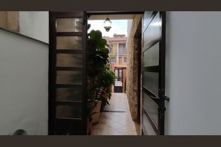 Casa à venda com 250m², 4 quartos e 7 vagas Casa à venda com 250m², 4 quartos e 7 vagasCorredor
