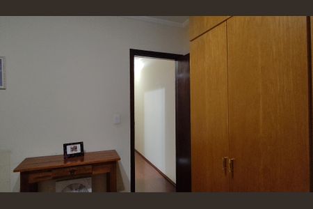 Casa à venda com 250m², 4 quartos e 7 vagas Casa à venda com 250m², 4 quartos e 7 vagasSuíte