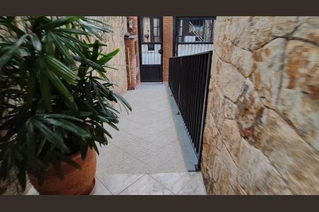 Casa à venda com 250m², 4 quartos e 7 vagas Casa à venda com 250m², 4 quartos e 7 vagasCorredor