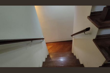 Casa à venda com 250m², 4 quartos e 7 vagas Casa à venda com 250m², 4 quartos e 7 vagasCorredor