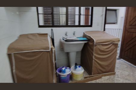 Casa à venda com 250m², 4 quartos e 7 vagas Casa à venda com 250m², 4 quartos e 7 vagasÁrea de serviço