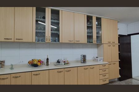 Casa à venda com 250m², 4 quartos e 7 vagas Casa à venda com 250m², 4 quartos e 7 vagasCopa