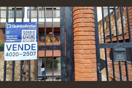 Casa à venda com 250m², 4 quartos e 7 vagas Casa à venda com 250m², 4 quartos e 7 vagasPlaca