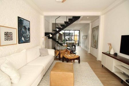 Casa à venda com 2 quartos, 160m² em Vila Bertioga, São Paulo