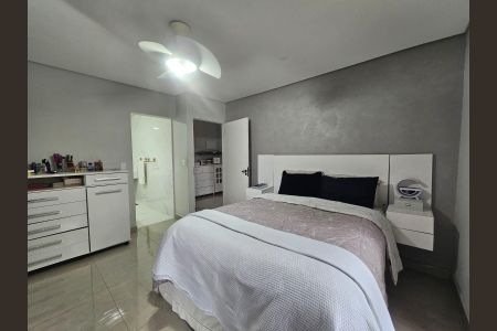 Casa de condomínio à venda com 396m², 3 quartos e 5 vagas Casa de condomínio à venda com 396m², 3 quartos e 5 vagasQuarto