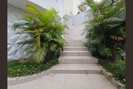 Casa de condomínio à venda com 396m², 3 quartos e 5 vagas Casa de condomínio à venda com 396m², 3 quartos e 5 vagasCorredor