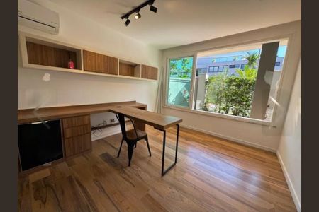 Casa à venda com 700m², 4 quartos e 2 vagas