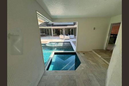 Casa à venda com 700m², 4 quartos e 2 vagas