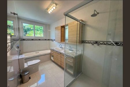 Casa à venda com 700m², 4 quartos e 2 vagas