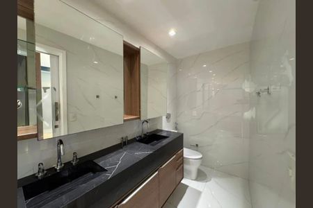 Casa à venda com 700m², 4 quartos e 2 vagas