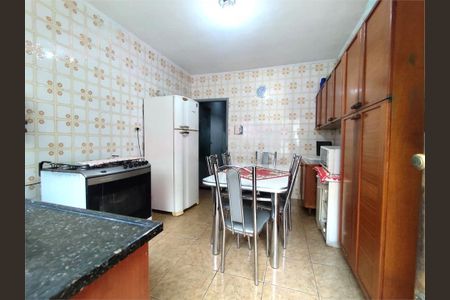 Casa à venda com 3 quartos, 120m² em Vila Central, São Paulo