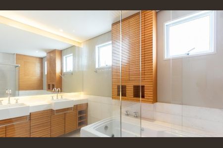 Apartamento para alugar com 157m², 2 quartos e 3 vagas