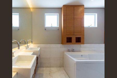 Apartamento para alugar com 2 quartos, 157m² em Vila Nova Conceição, São Paulo