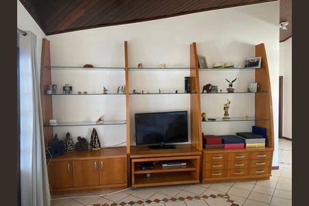 Casa para alugar com 390m², 5 quartos e 3 vagasQuarto