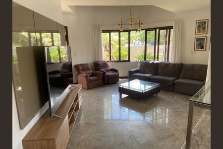 Casa para alugar com 390m², 5 quartos e 3 vagasSala