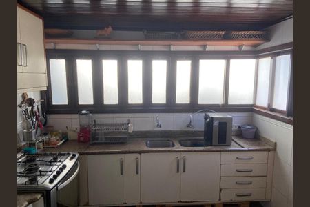 Casa para alugar com 390m², 5 quartos e 3 vagasCozinha