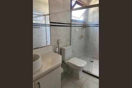 Casa para alugar com 390m², 5 quartos e 3 vagasBanheiro