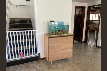Casa para alugar com 390m², 5 quartos e 3 vagasSala