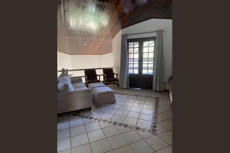 Casa para alugar com 390m², 5 quartos e 3 vagasSala