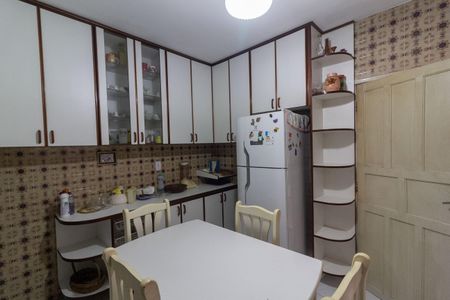 Casa para alugar com 120m², 2 quartos e 2 vagasCozinha