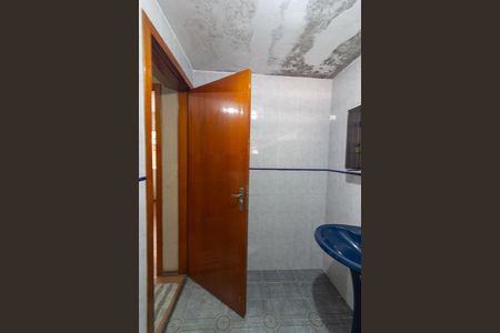 Casa para alugar com 120m², 2 quartos e 2 vagasBanheiro Social