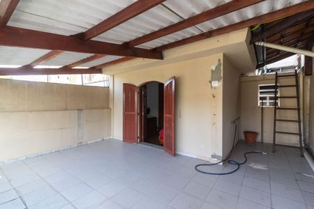 Casa para alugar com 120m², 2 quartos e 2 vagasVaranda Quarto 1