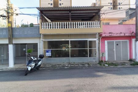Casa para alugar com 120m², 2 quartos e 2 vagasFachada