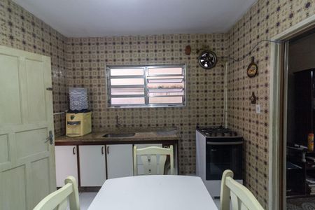 Casa para alugar com 120m², 2 quartos e 2 vagasCozinha