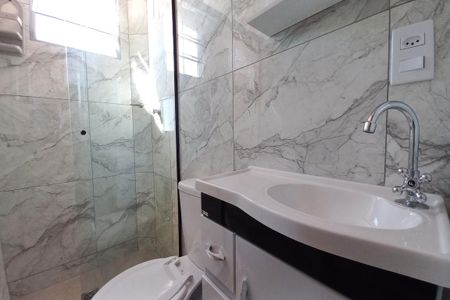 Banheiro de kitnet/studio para alugar com 1 quarto, 30m² em Jardim dos Oliveiras, Campinas