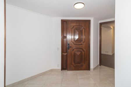 Apartamento para alugar com 189m², 4 quartos e 2 vagas Apartamento para alugar com 189m², 4 quartos e 2 vagasEntrada