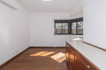 Apartamento para alugar com 189m², 4 quartos e 2 vagas Apartamento para alugar com 189m², 4 quartos e 2 vagasQuarto 4