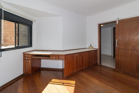 Apartamento para alugar com 189m², 4 quartos e 2 vagas Apartamento para alugar com 189m², 4 quartos e 2 vagasQuarto 4