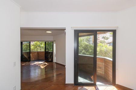 Apartamento para alugar com 189m², 4 quartos e 2 vagas Apartamento para alugar com 189m², 4 quartos e 2 vagasSala de Jantar