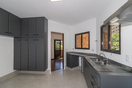 Apartamento para alugar com 189m², 4 quartos e 2 vagas Apartamento para alugar com 189m², 4 quartos e 2 vagasCozinha