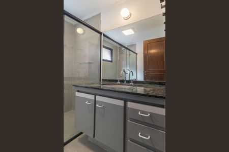 Apartamento para alugar com 189m², 4 quartos e 2 vagas Apartamento para alugar com 189m², 4 quartos e 2 vagasBanheiro da Suíte 3