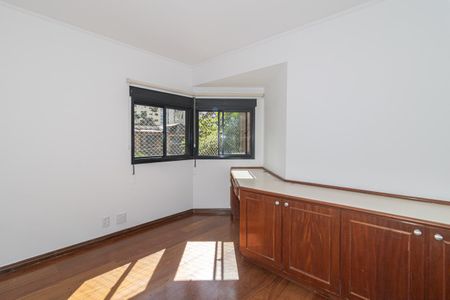 Apartamento para alugar com 189m², 4 quartos e 2 vagas Apartamento para alugar com 189m², 4 quartos e 2 vagasQuarto 4