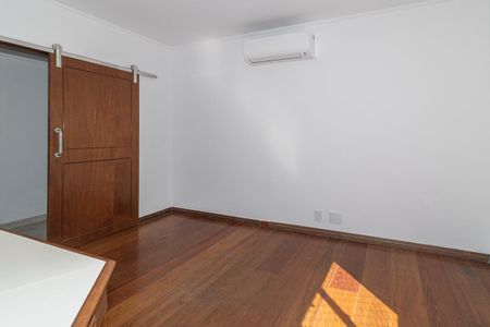 Apartamento para alugar com 189m², 4 quartos e 2 vagas Apartamento para alugar com 189m², 4 quartos e 2 vagasQuarto 4