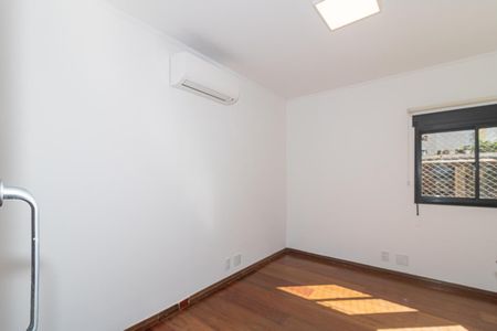Apartamento para alugar com 189m², 4 quartos e 2 vagas Apartamento para alugar com 189m², 4 quartos e 2 vagasQuarto 4