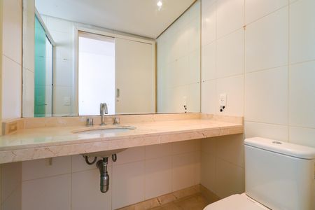 Apartamento para alugar com 244m², 4 quartos e 4 vagas