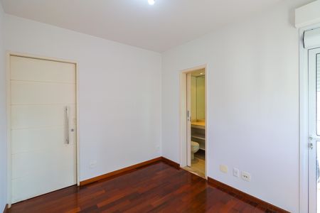 Apartamento para alugar com 244m², 4 quartos e 4 vagas