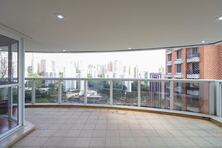 Apartamento para alugar com 244m², 4 quartos e 4 vagas
