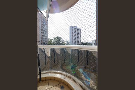 Apartamento para alugar com 244m², 4 quartos e 4 vagas
