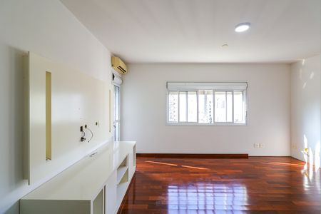 Apartamento para alugar com 244m², 4 quartos e 4 vagas
