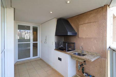Apartamento para alugar com 244m², 4 quartos e 4 vagas
