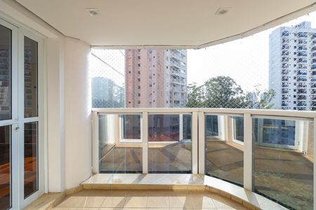 Apartamento para alugar com 244m², 4 quartos e 4 vagas