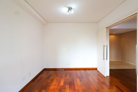 Apartamento para alugar com 244m², 4 quartos e 4 vagas