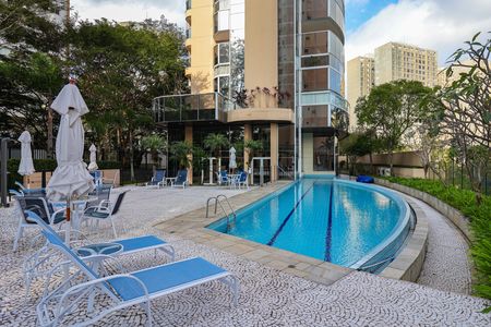Apartamento para alugar com 244m², 4 quartos e 4 vagas